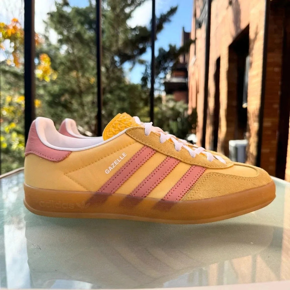 Adidas Gazelle Indoor Shoes Sneakers in Suede Yellow Pink Gum Semi Spark Clay - Picture 1 of 14